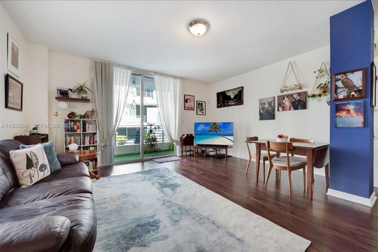 Lofts at Mayfair #305 image #6