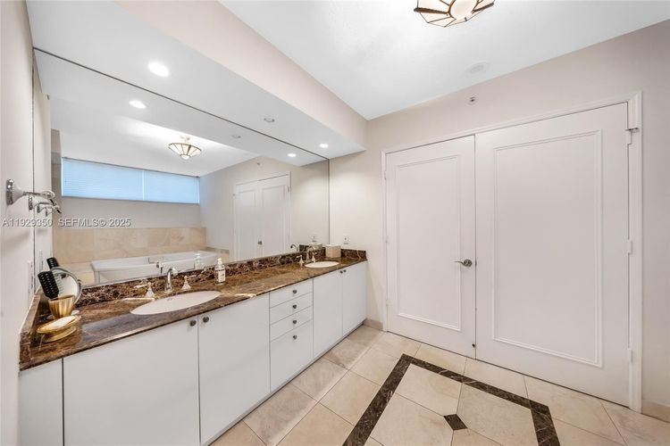 Pinnacle #303 image #11