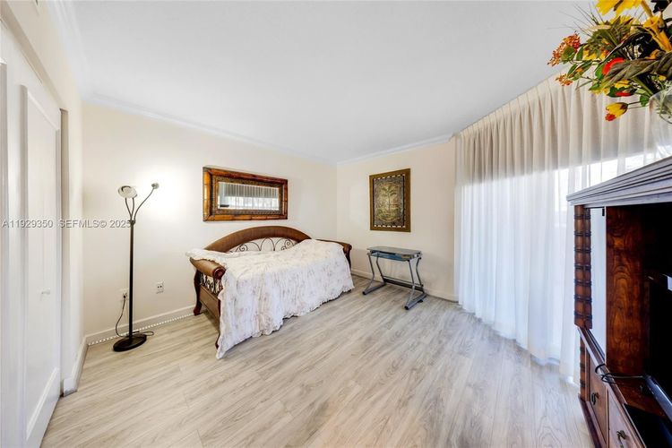 Pinnacle #303 image #23