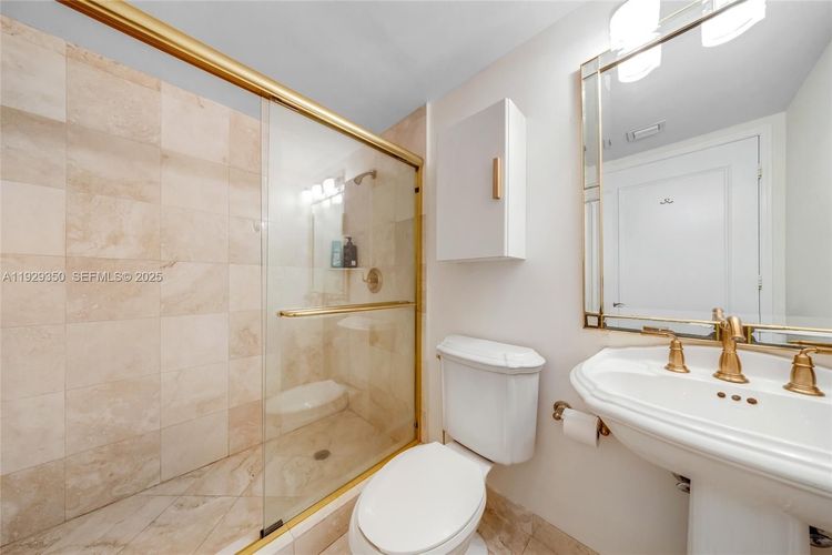 Pinnacle #303 image #25