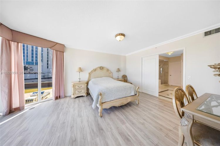 Pinnacle #303 image #6