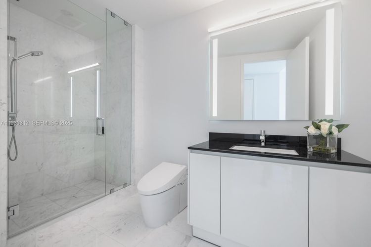 Porsche Design Tower #2805 image #10