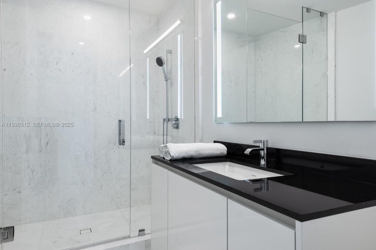 Porsche Design Tower #2805 image #11