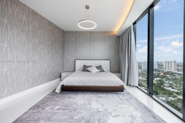 Porsche Design Tower #2805 image #16