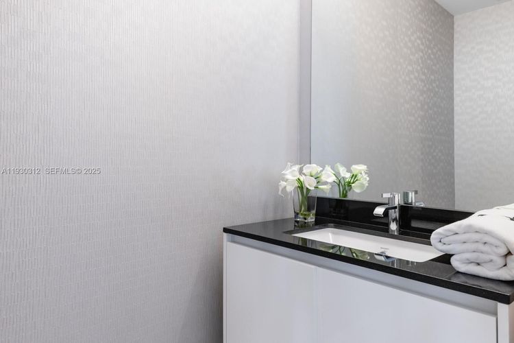 Porsche Design Tower #2805 image #25