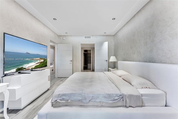 SLS Lux Brickell #1805 image #16
