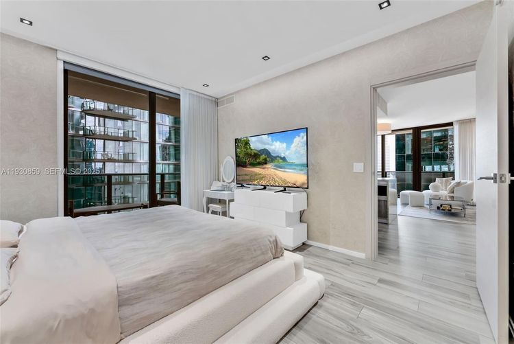 SLS Lux Brickell #1805 image #17