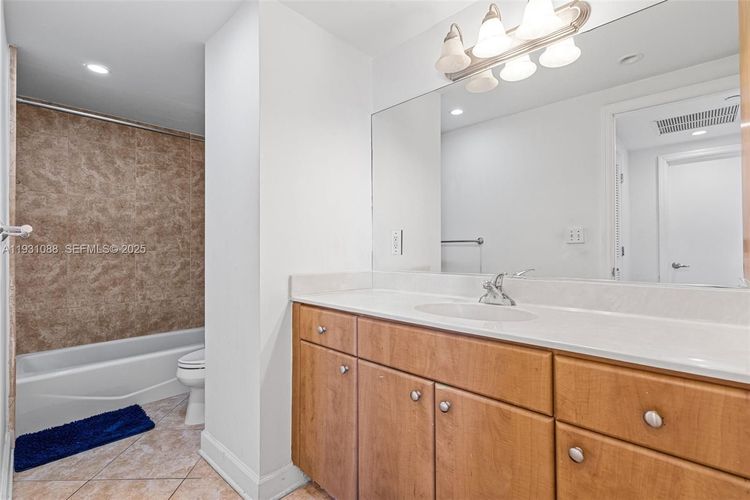 401 Blu Condo #1001 image #14