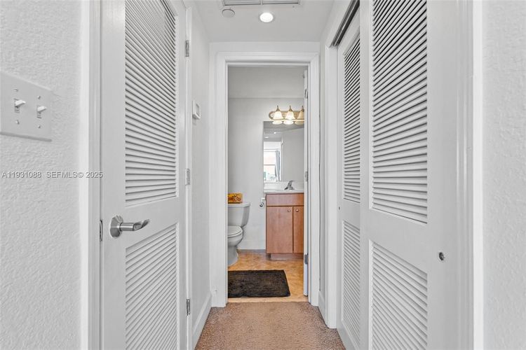 401 Blu Condo #1001 image #17