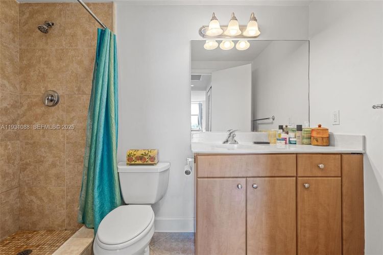 401 Blu Condo #1001 image #18