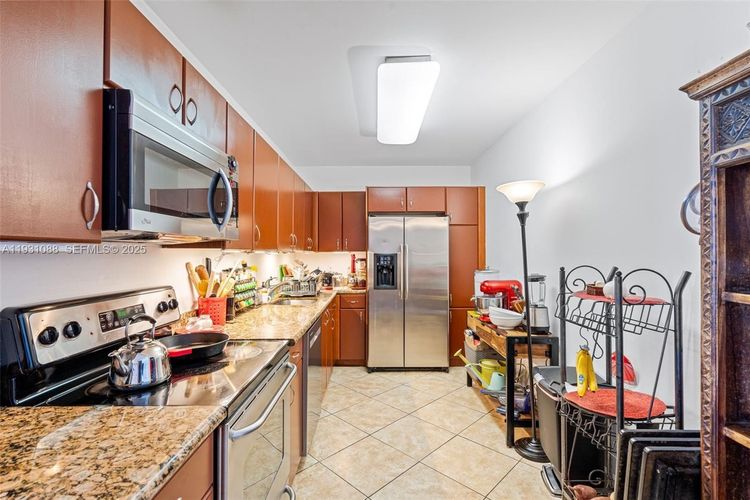 401 Blu Condo #1001 image #25
