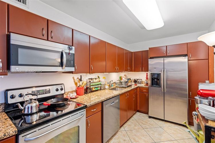 401 Blu Condo #1001 image #26