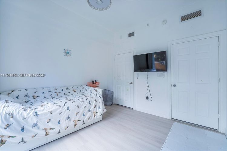 Alaqua #127 image #12