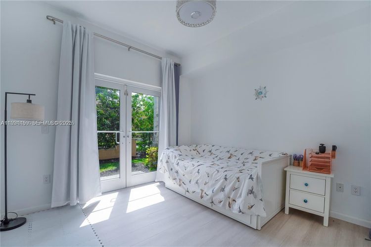 Alaqua #127 image #13