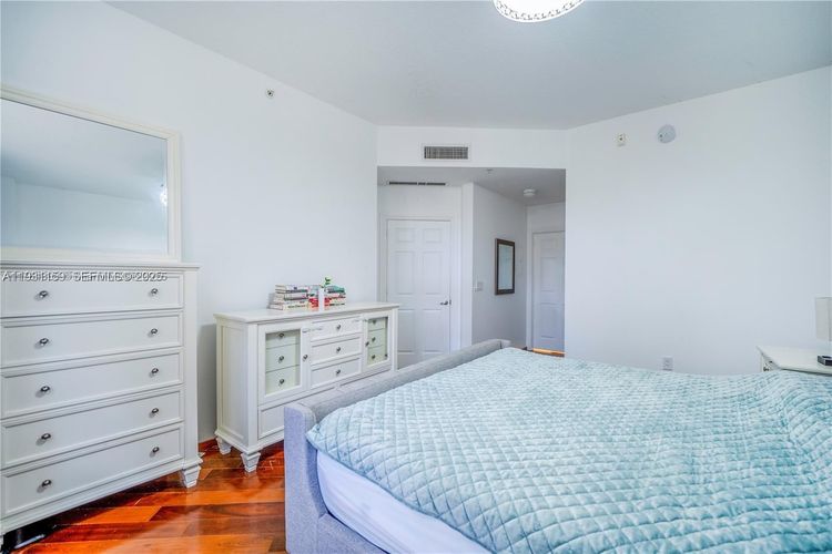 Alaqua #127 image #18