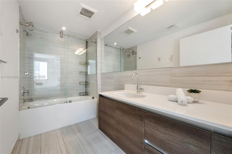 Merrick Manor #509 image #6