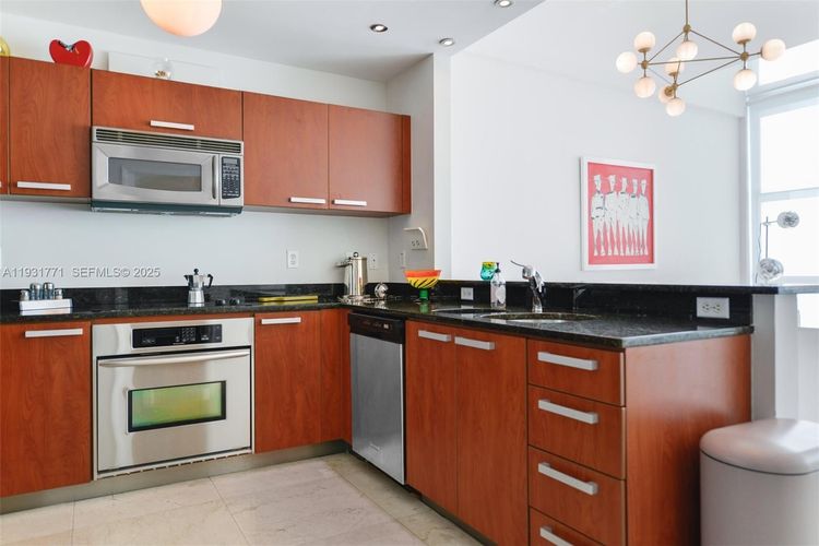 Atrium #1-1213 image #6