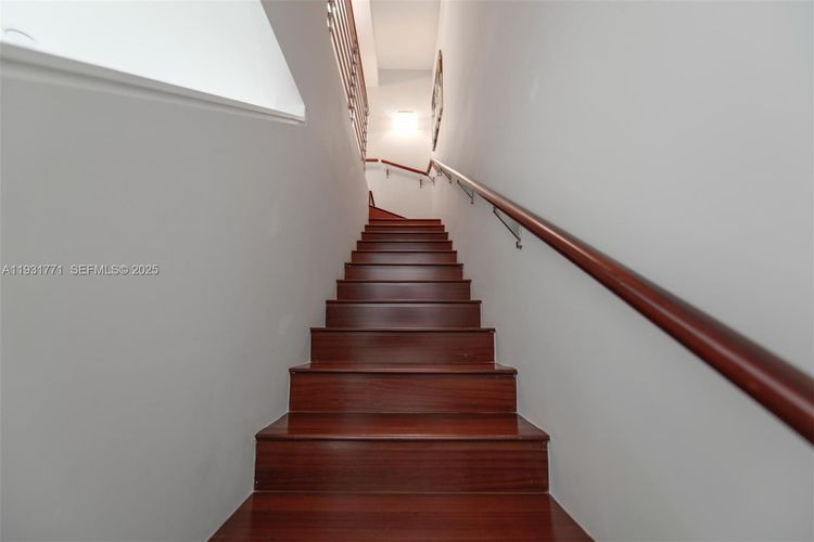 Atrium #1-1213 image #9