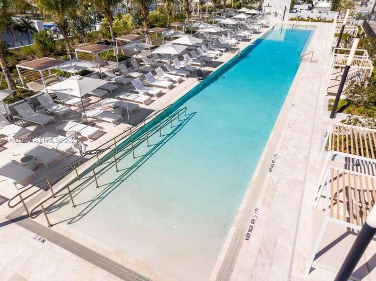 72 Park #1712 image #37