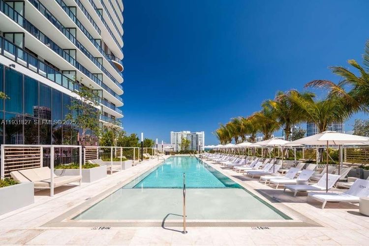 72 Park #1712 image #38