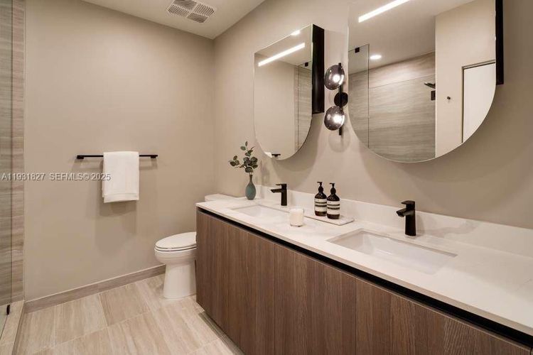 72 Park #1712 image #48