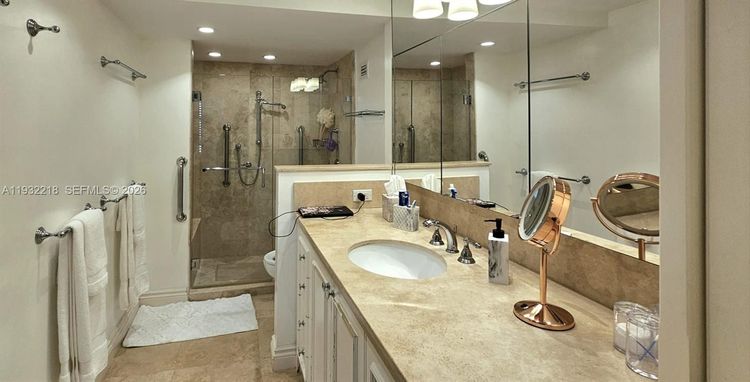 Towers of Key Biscayne #A504 image #14