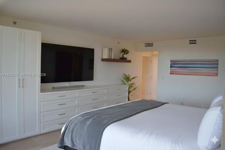 Jockey Club III #351 image #20