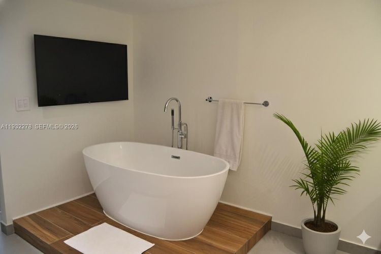 Jockey Club III #351 image #22