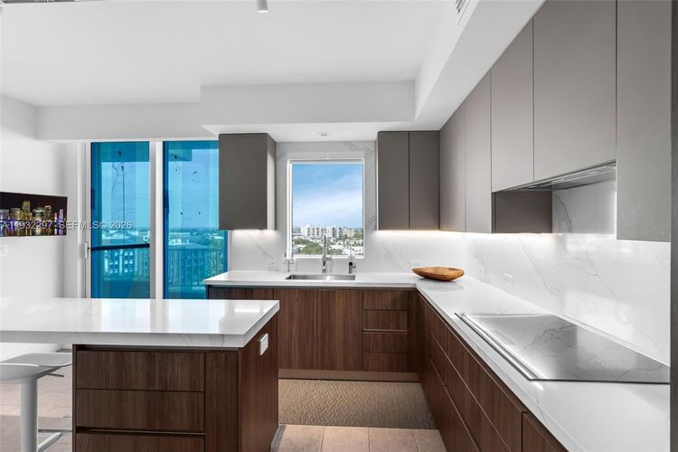 Ocean Club - Club Tower Three #801 image #14