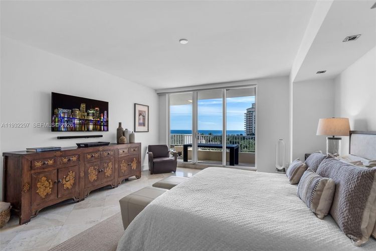 Ocean Club - Club Tower Three #801 image #16