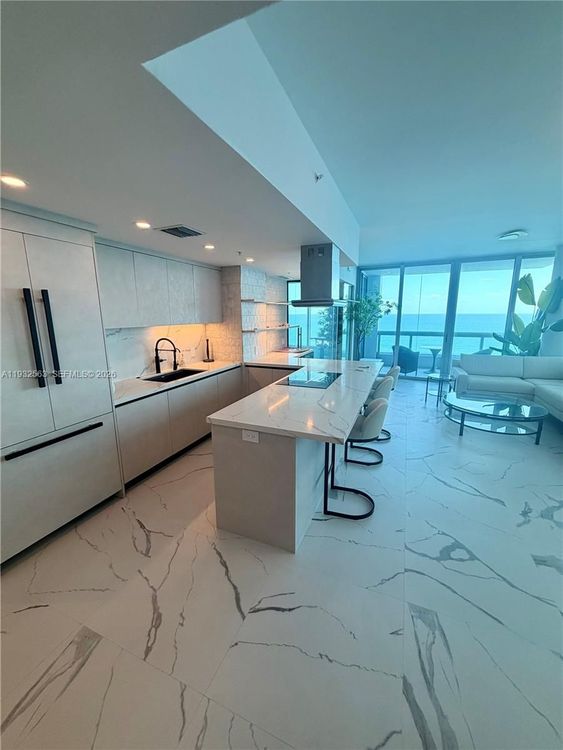 Carillon Condo North Tower #1008 image #21