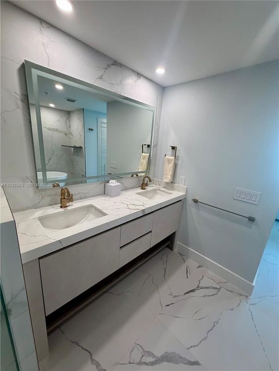 Carillon Condo North Tower #1008 image #41