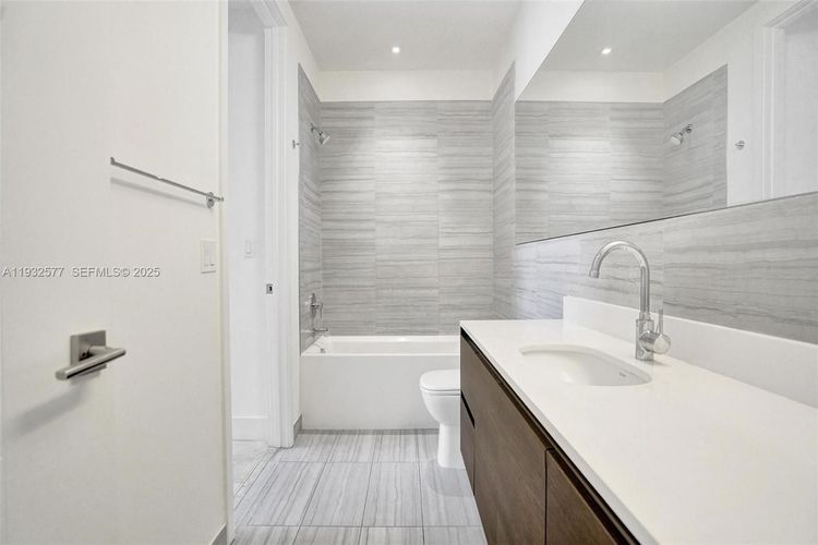 Merrick Manor #LPH903 image #18