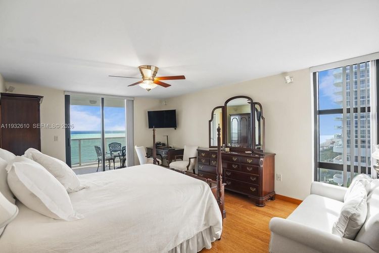 Mar De Plata #1005 image #9