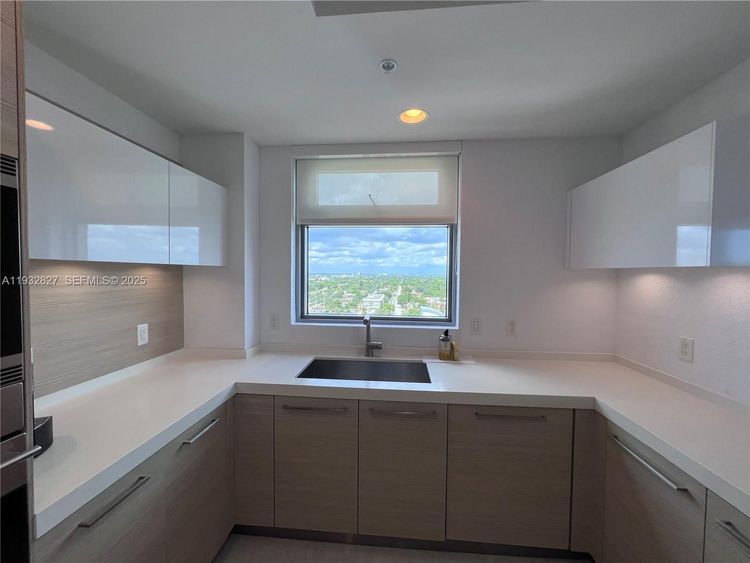 Marina Palms Yacht Club and Residences North Tower #1402 image #19