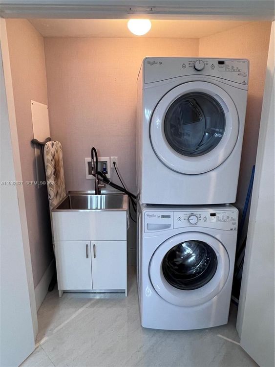 Marina Palms Yacht Club and Residences North Tower #1402 image #28