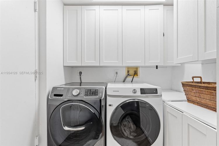 One Island Place #603B image #24