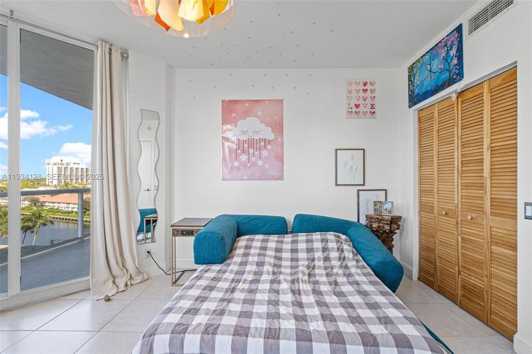 One Island Place #603B image #32