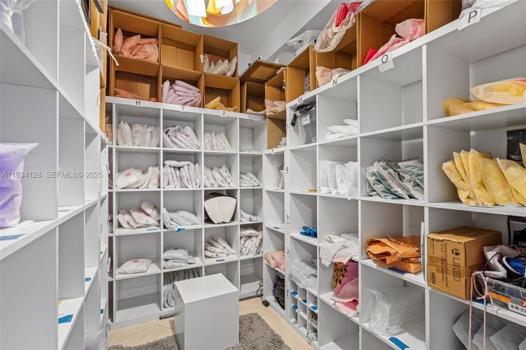 One Island Place #603B image #33