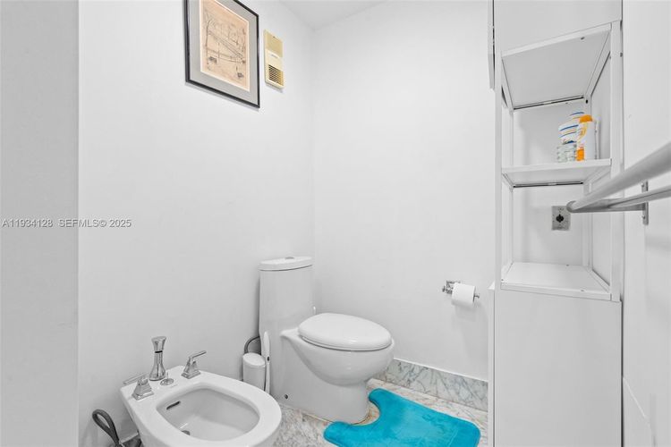 One Island Place #603B image #34