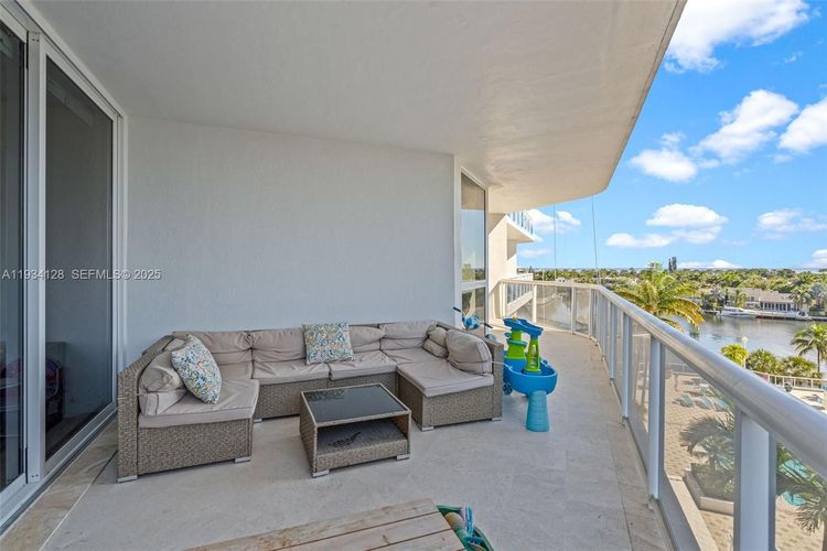 One Island Place #603B image #44