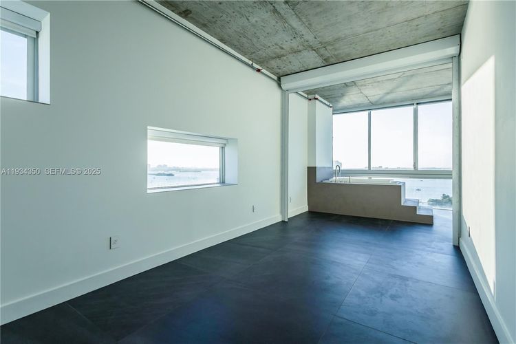 Space 01 Lofts #1401 image #15