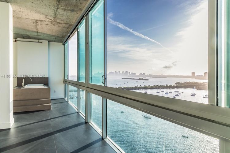 Space 01 Lofts #1401 image #16