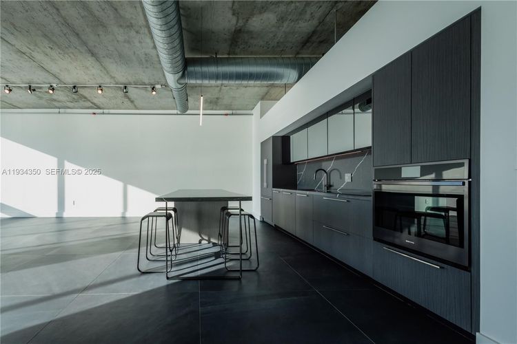 Space 01 Lofts #1401 image #18