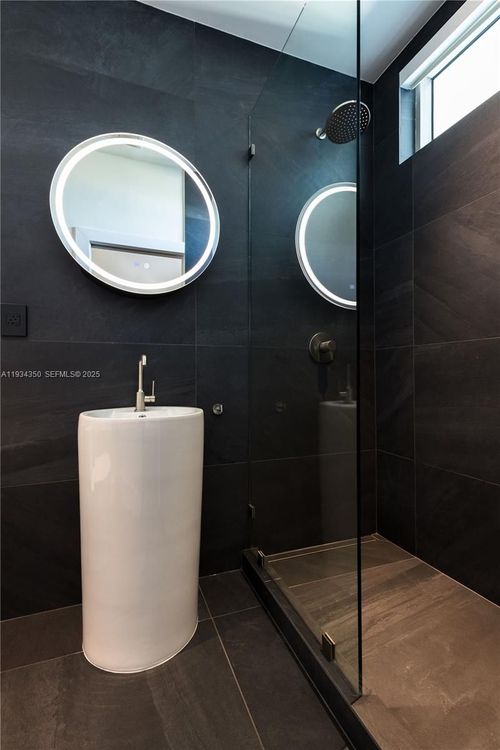 Space 01 Lofts #1401 image #19