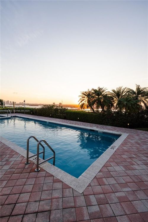 Space 01 Lofts #1401 image #23