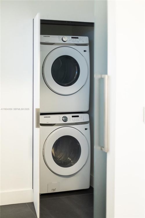 Space 01 Lofts #1401 image #27