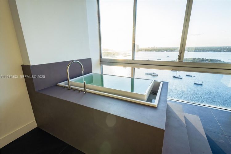 Space 01 Lofts #1401 image #7