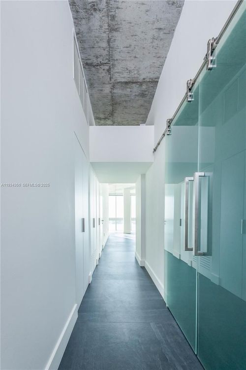 Space 01 Lofts #1401 image #9