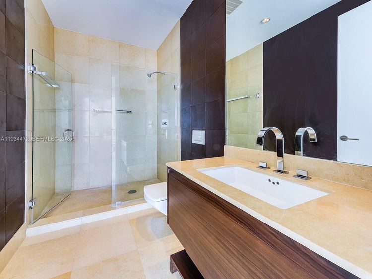 Apogee #2103 image #26